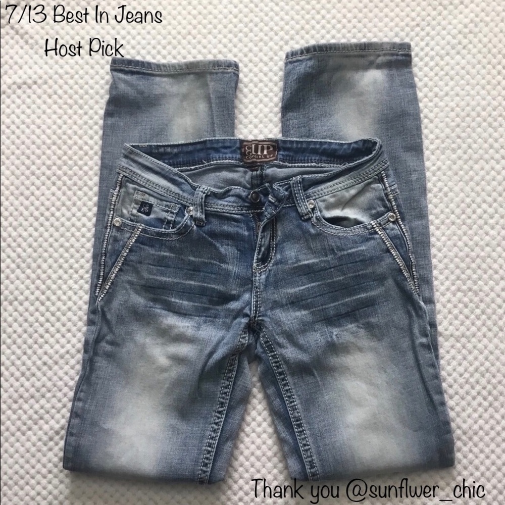 COWGIRL UP JEANS WITH STITCH DETAIL 26X34  NWOT